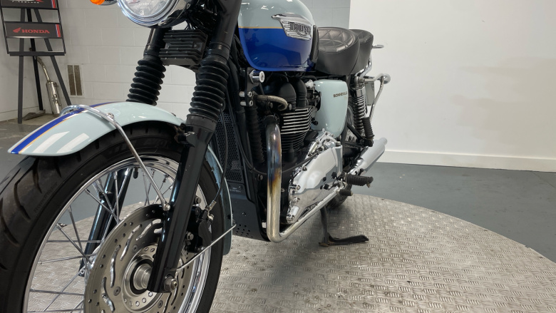 Triumph Bonneville T100 (10MY)